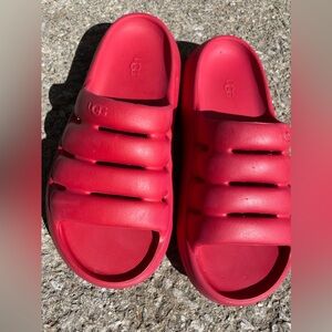 UGG sz 6.5 slip on slides sandals soft higher Australia red